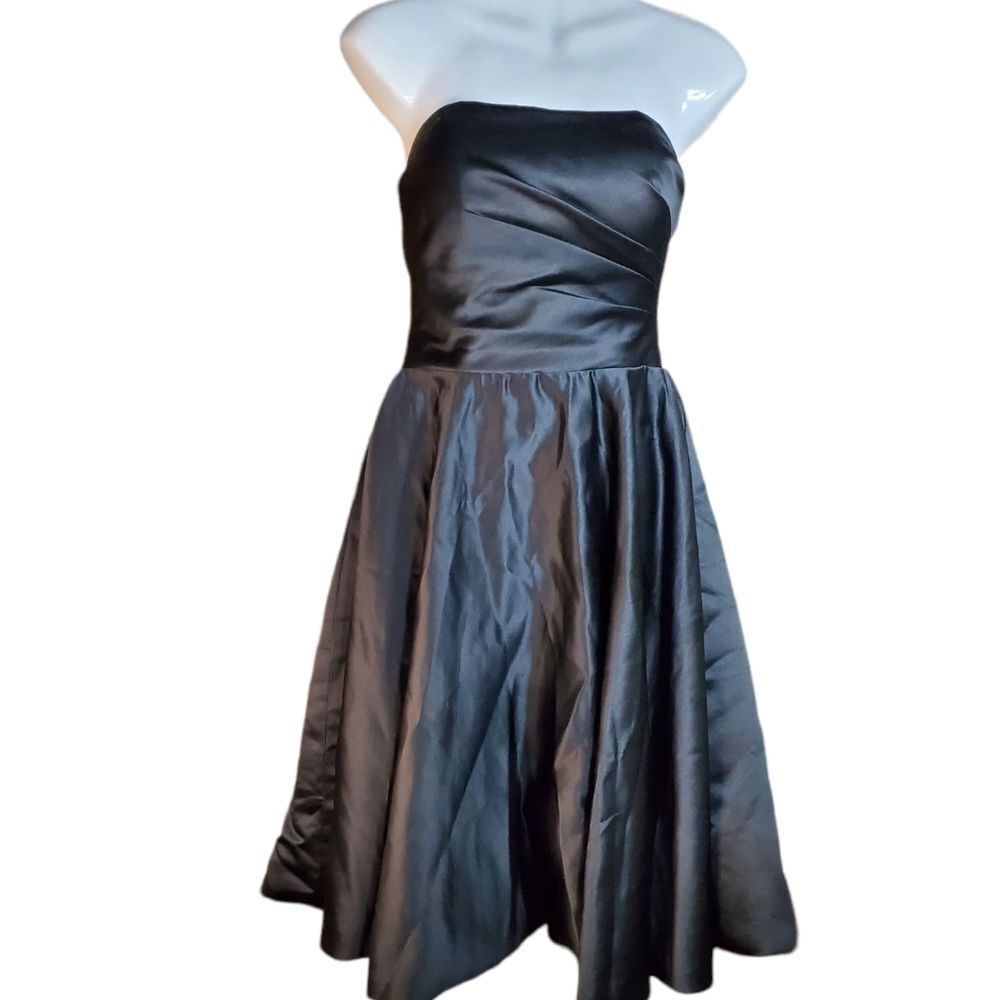 Strapless black sweetheart gown 4